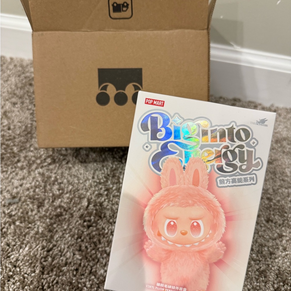 Labubu Big Into Energy “Loyalty” SEALED BOX - Picture 2 of 5